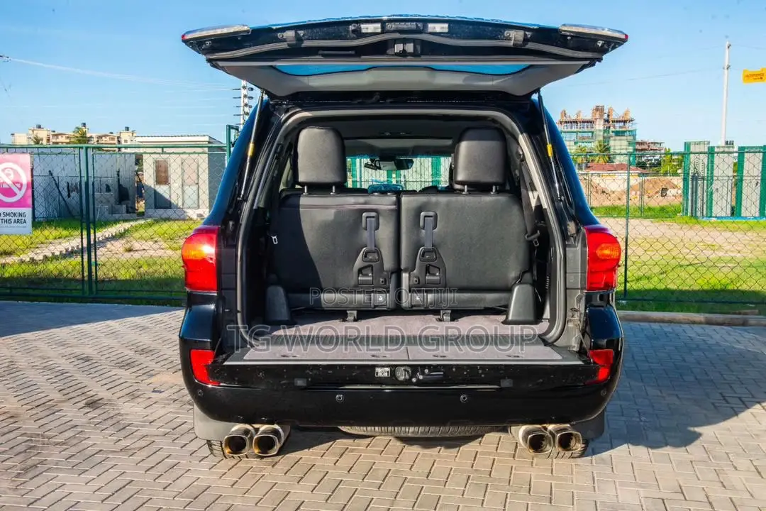 Toyota Land Cruiser 4.6 V8 ZX 2012 Black