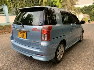 Toyota Raum 2006 Blue