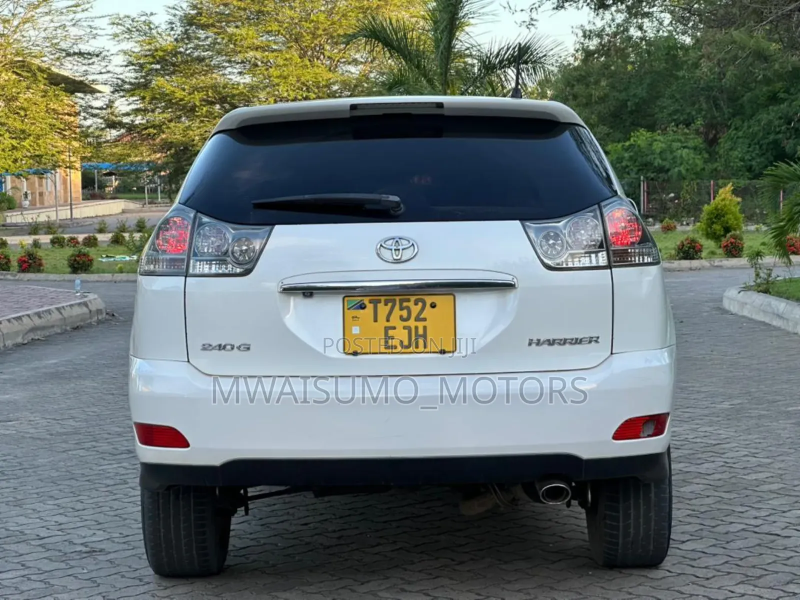 Toyota Harrier 2006 Off white