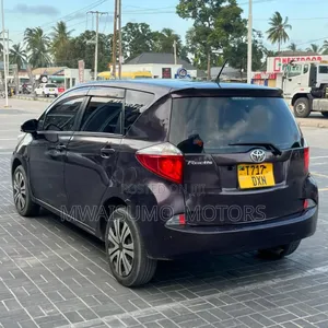 Toyota Ractis 2012 Burgundy