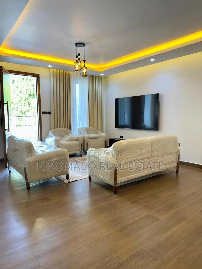 Furnished 5bdrm Townhouse / Terrace in Masaki for rent