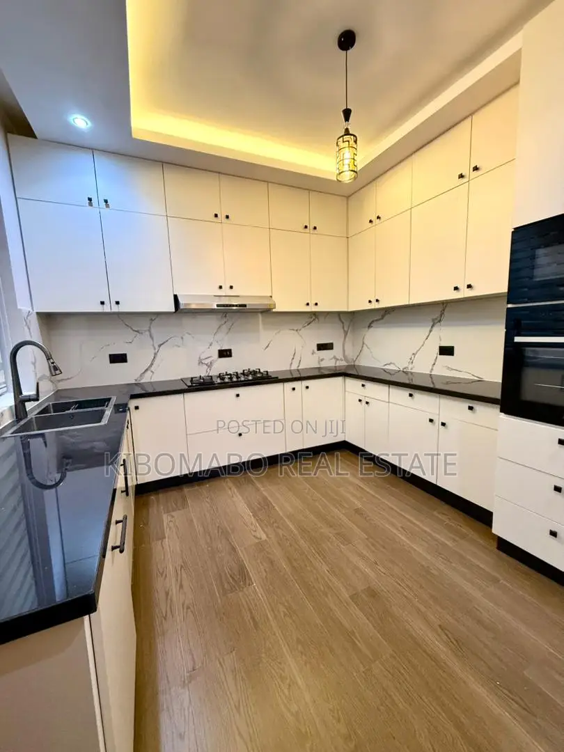 Furnished 5bdrm Townhouse / Terrace in Masaki for rent