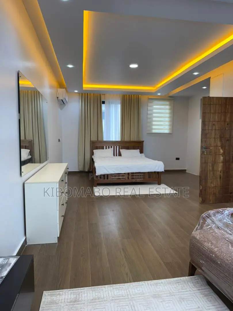 Furnished 5bdrm Townhouse / Terrace in Masaki for rent
