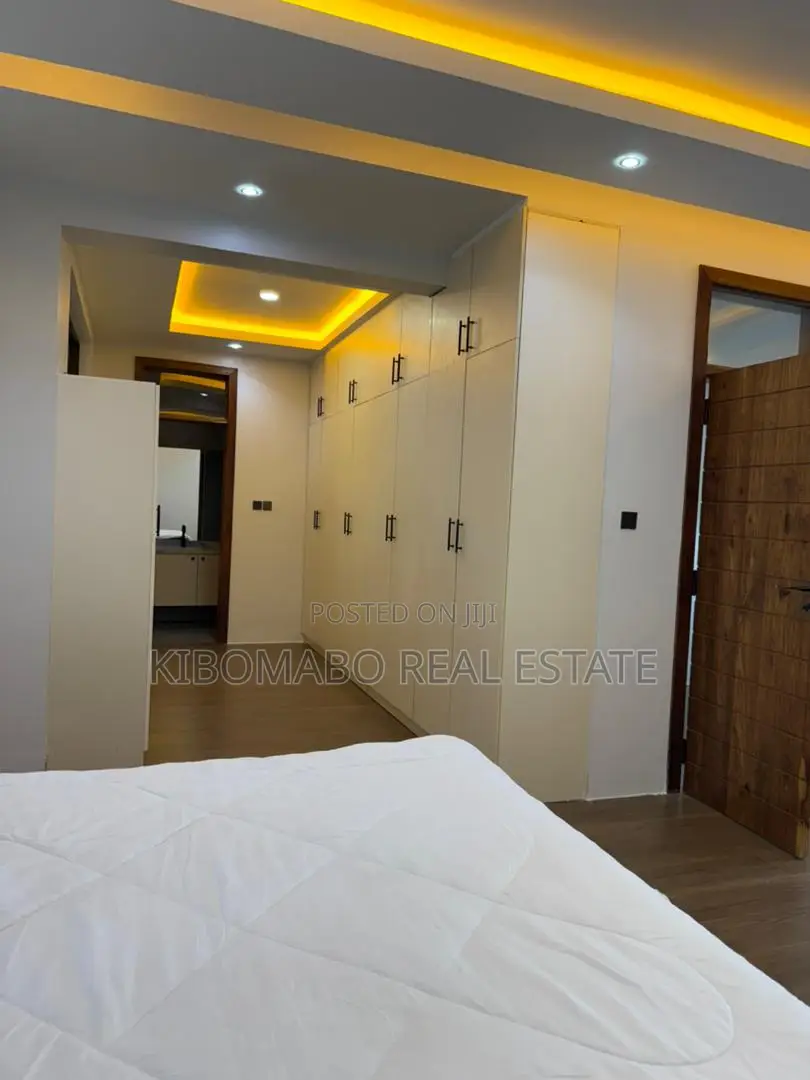 Furnished 5bdrm Townhouse / Terrace in Masaki for rent
