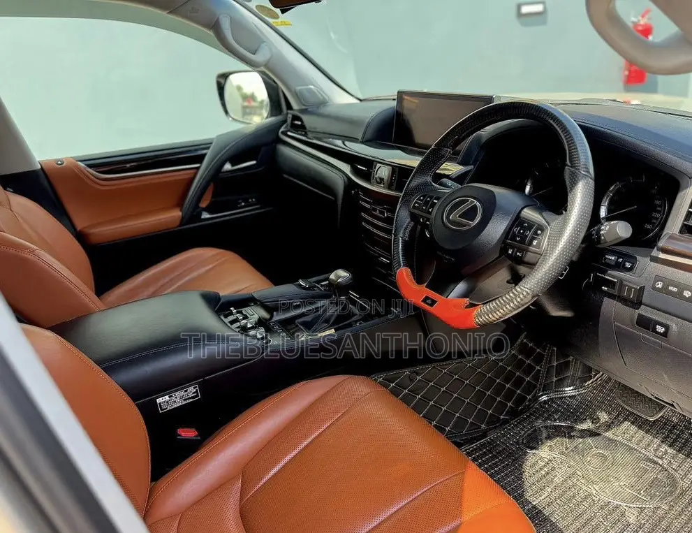 Lexus LX 2018 Gold
