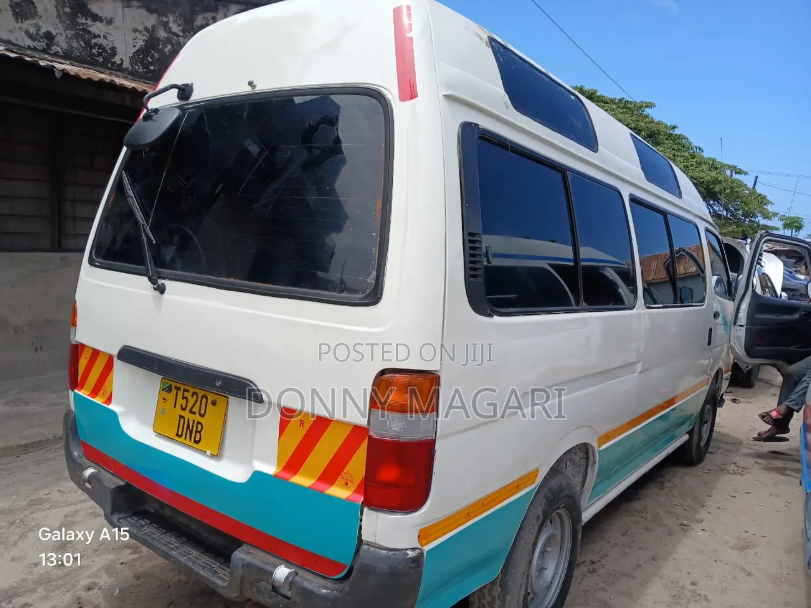 Toyota HiAce 2005 White