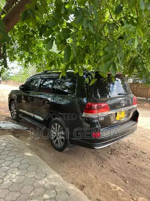 Toyota Land Cruiser 2015 Black