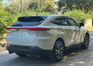 Toyota Harrier 2022 White
