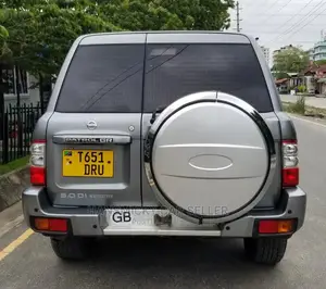 Nissan Patrol 2010 Gray