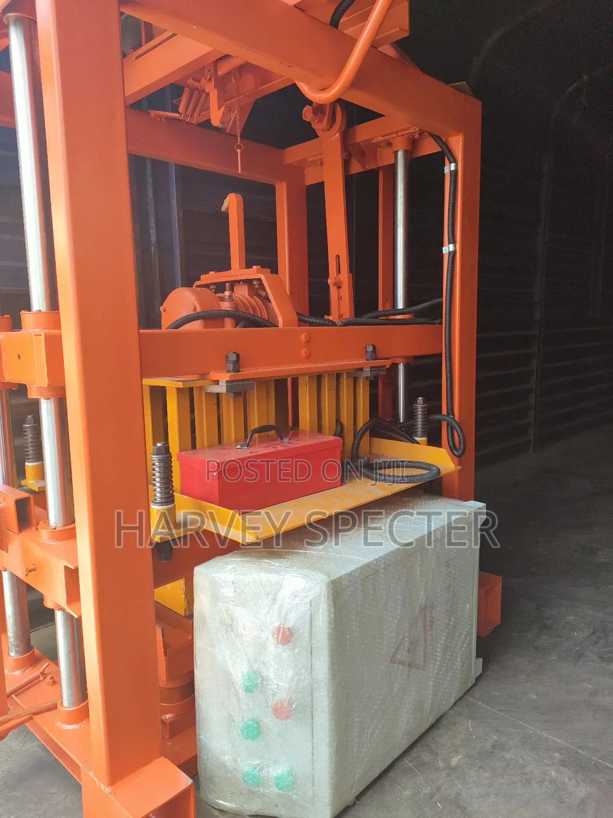 Rubber Black Bush, Vibrated Block Machine.