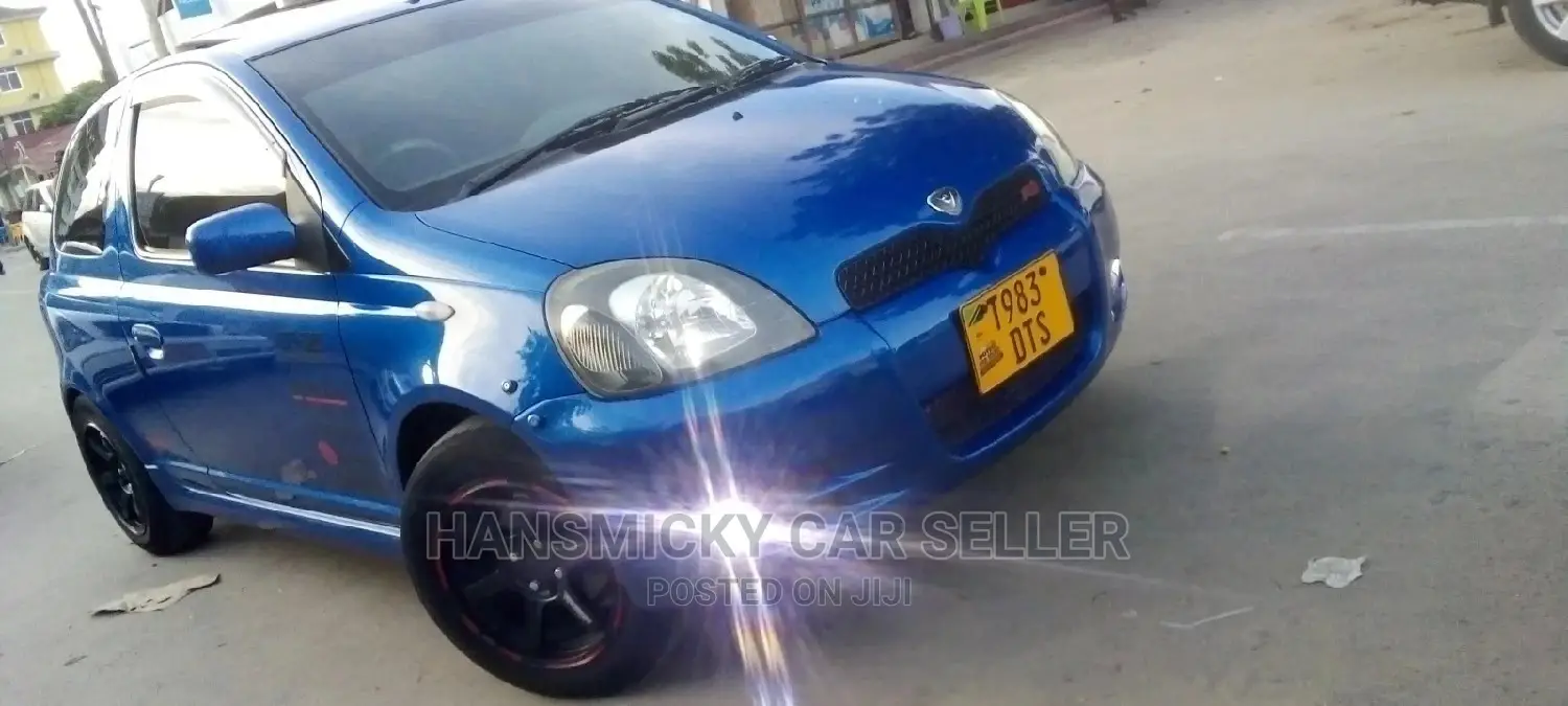 Toyota Vitz 2001 Blue