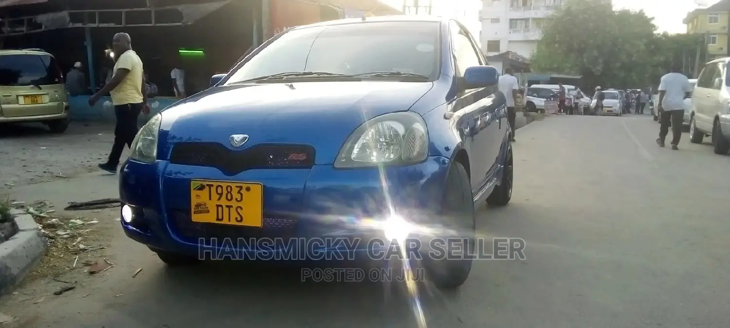 Toyota Vitz 2001 Blue