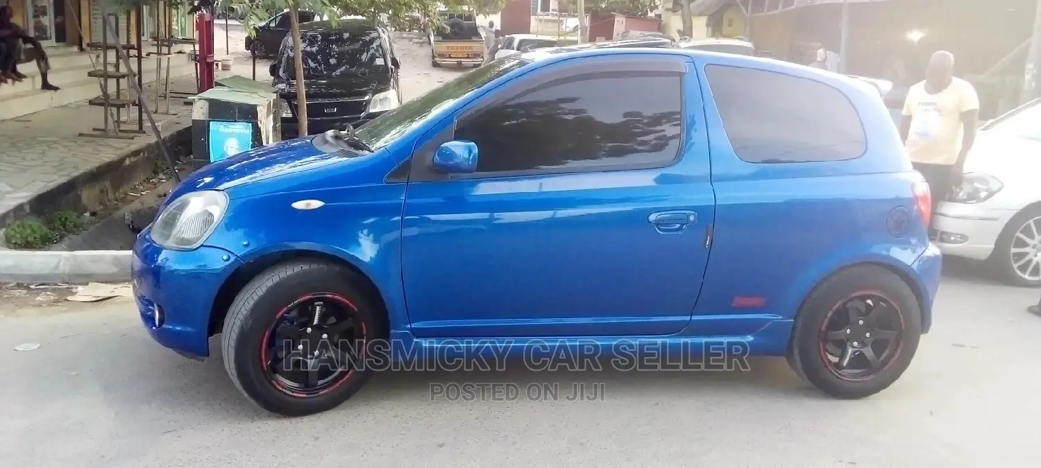 Toyota Vitz 2001 Blue