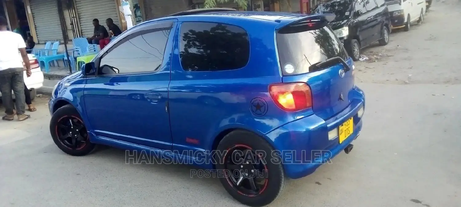 Toyota Vitz 2001 Blue