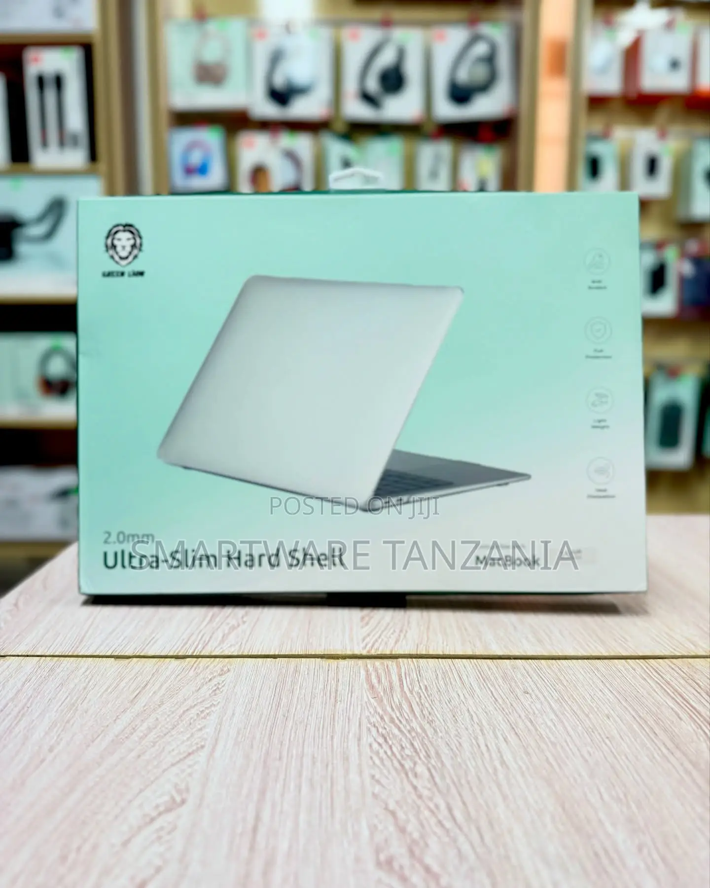 Green Lion Macbook Case 13" - 2.0mm Ultra-slim Hard Shell Cover