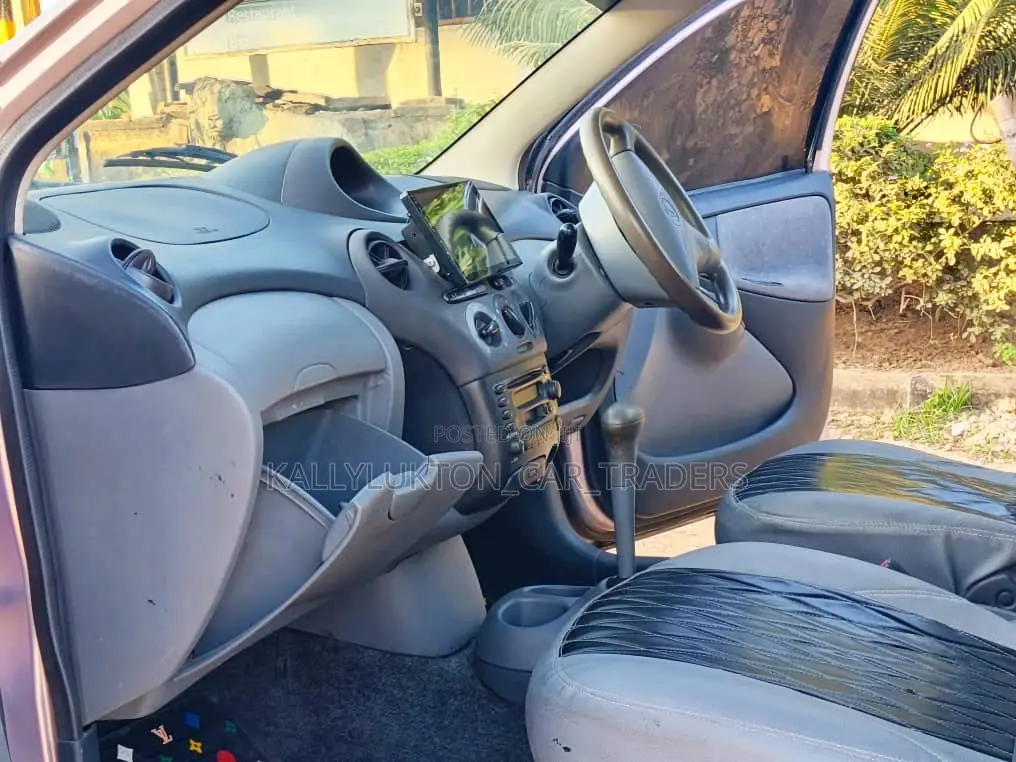 Toyota Vitz 2003 Gold