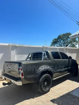 Toyota Hilux 2012 Green