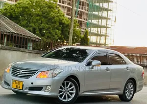 Toyota Crown 2010 Silver