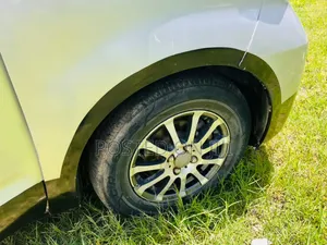 Toyota Porte 2005 Silver