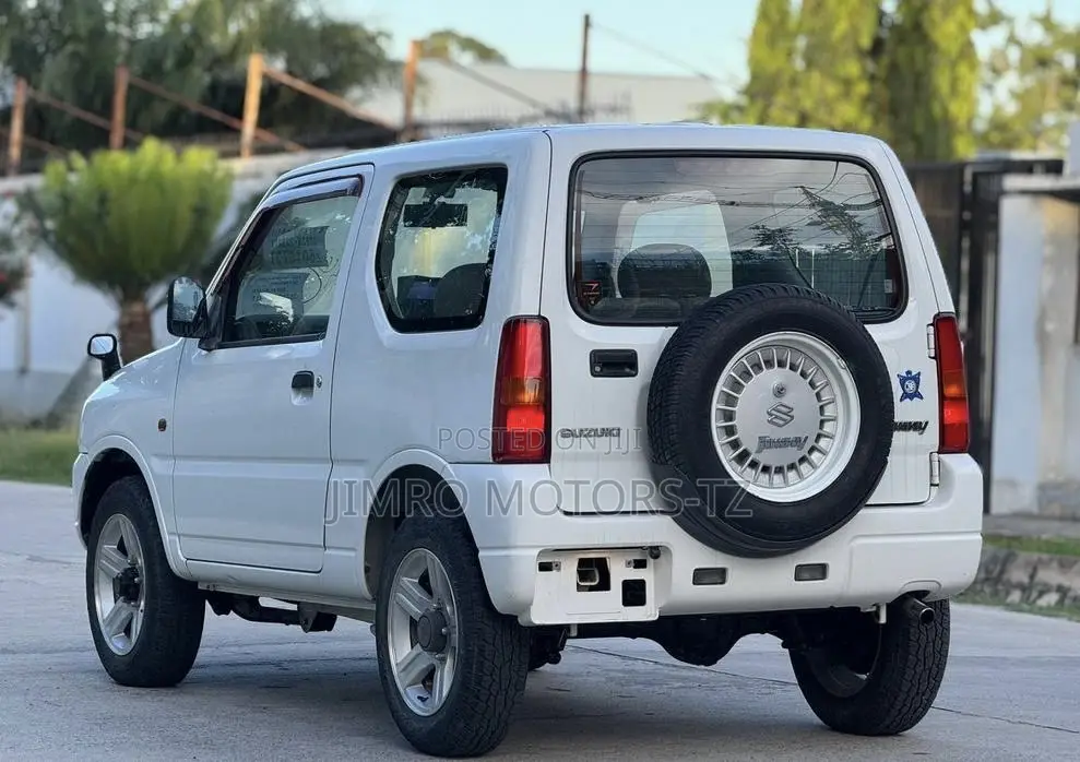 Suzuki Jimny 2000 White