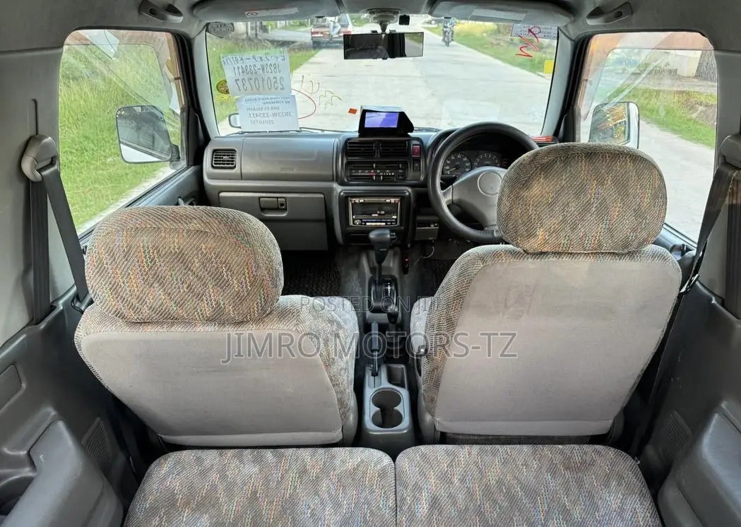 Suzuki Jimny 2000 White