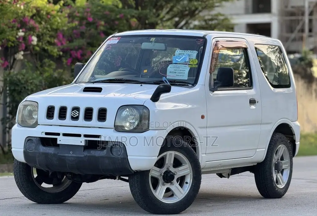 Suzuki Jimny 2000 White