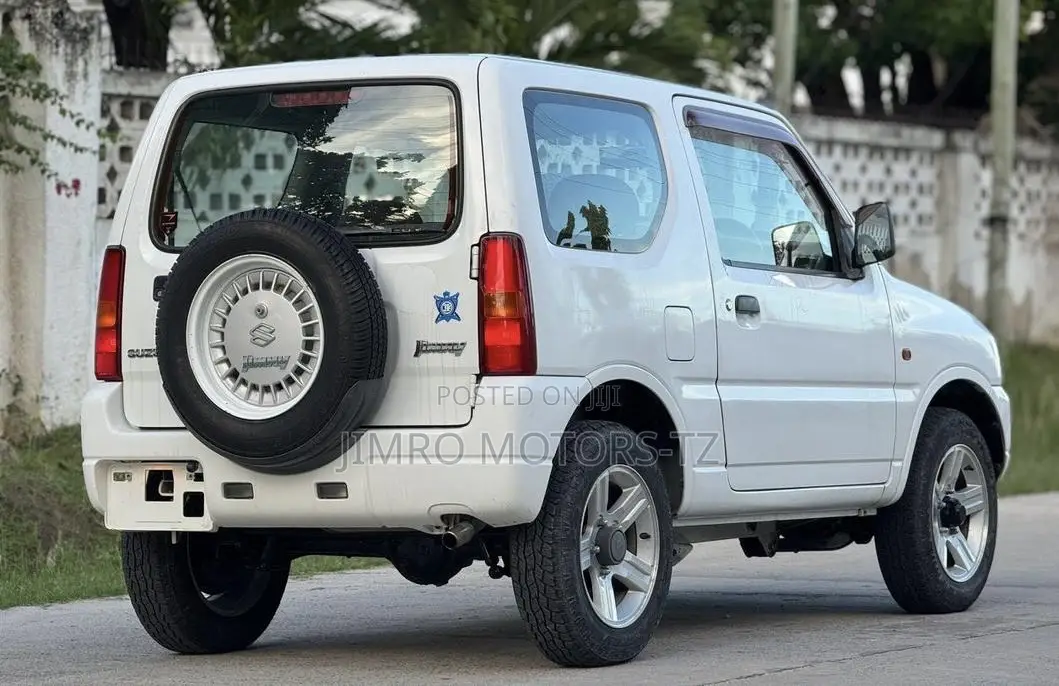 Suzuki Jimny 2000 White