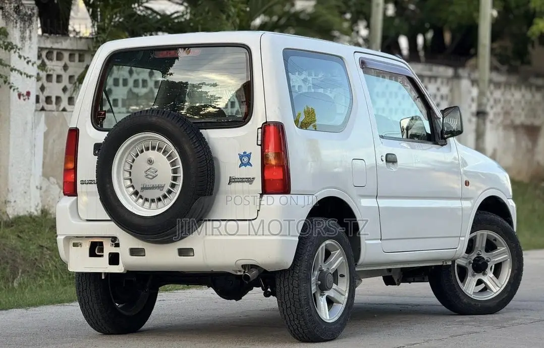 Suzuki Jimny 2000 White