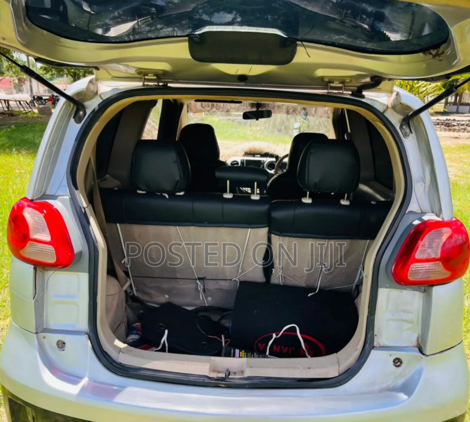 Toyota Porte 2005 Silver
