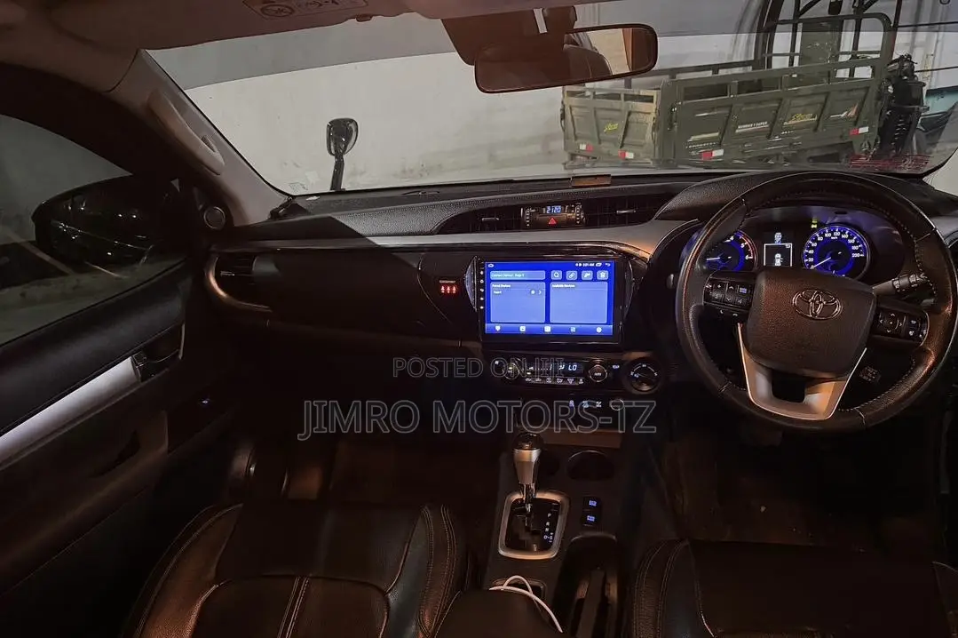 Toyota Hilux 2019 Black