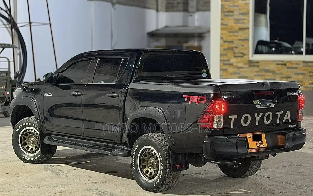 Toyota Hilux 2019 Black