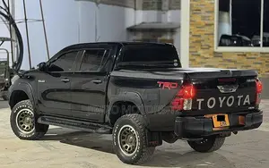Toyota Hilux 2019 Black