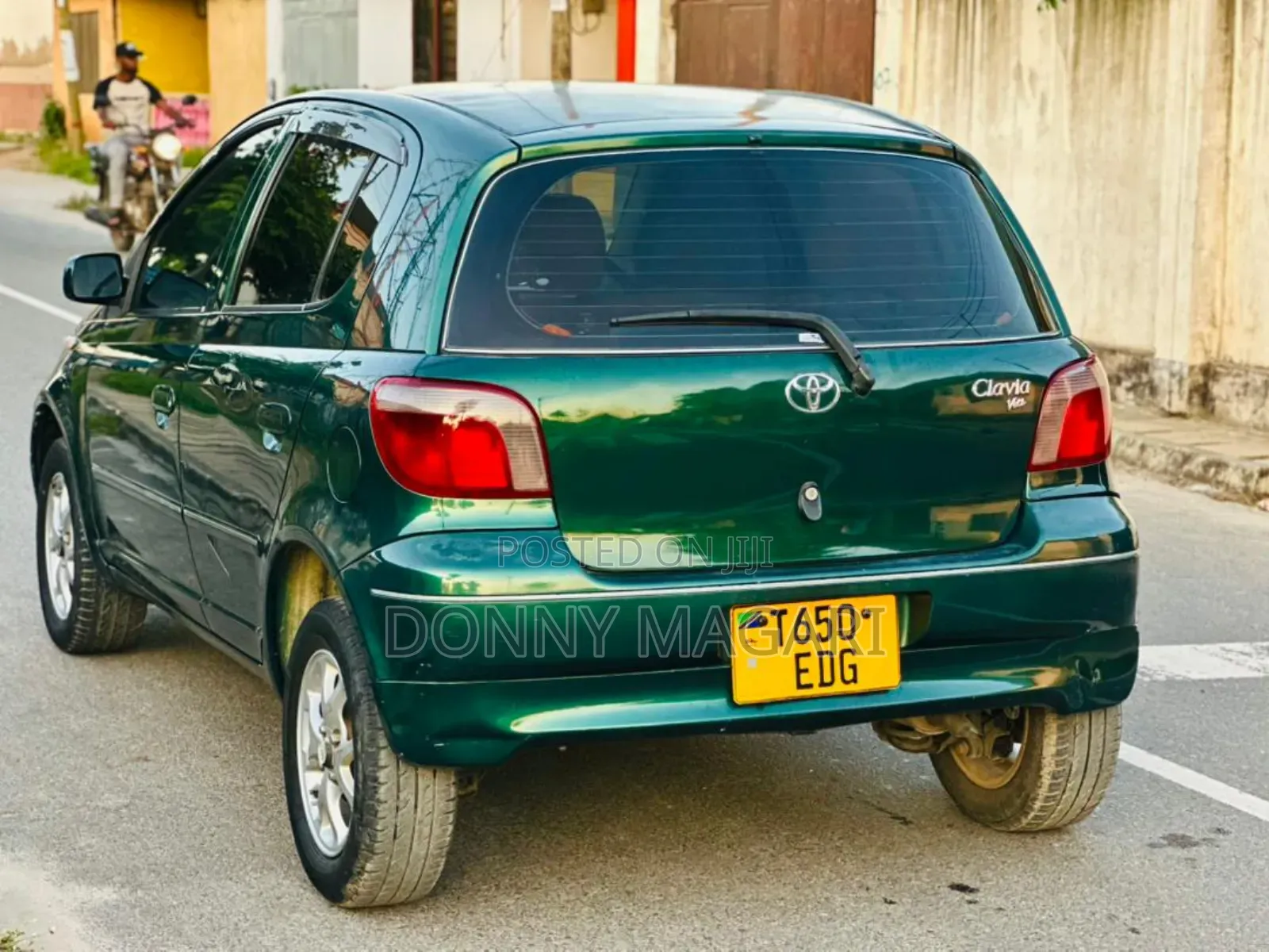 Toyota Vitz 2002 Green