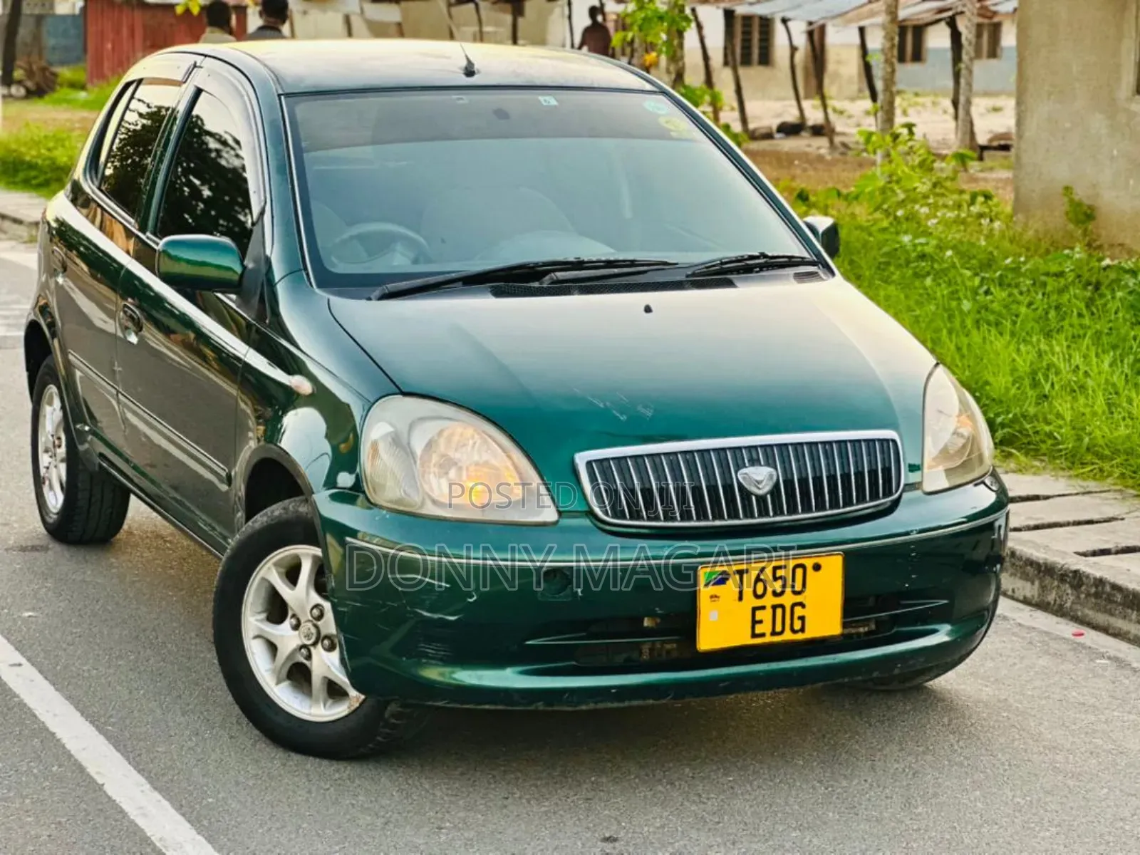 Toyota Vitz 2002 Green