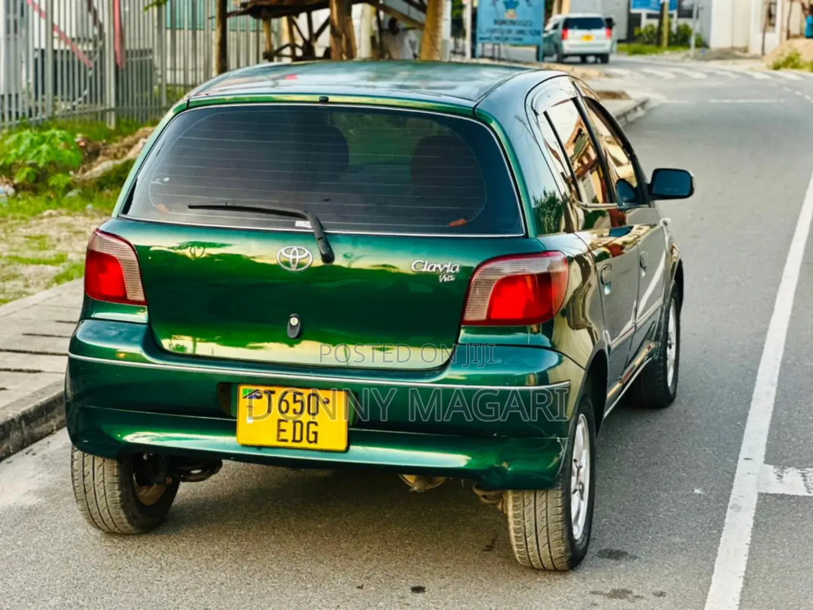 Toyota Vitz 2002 Green