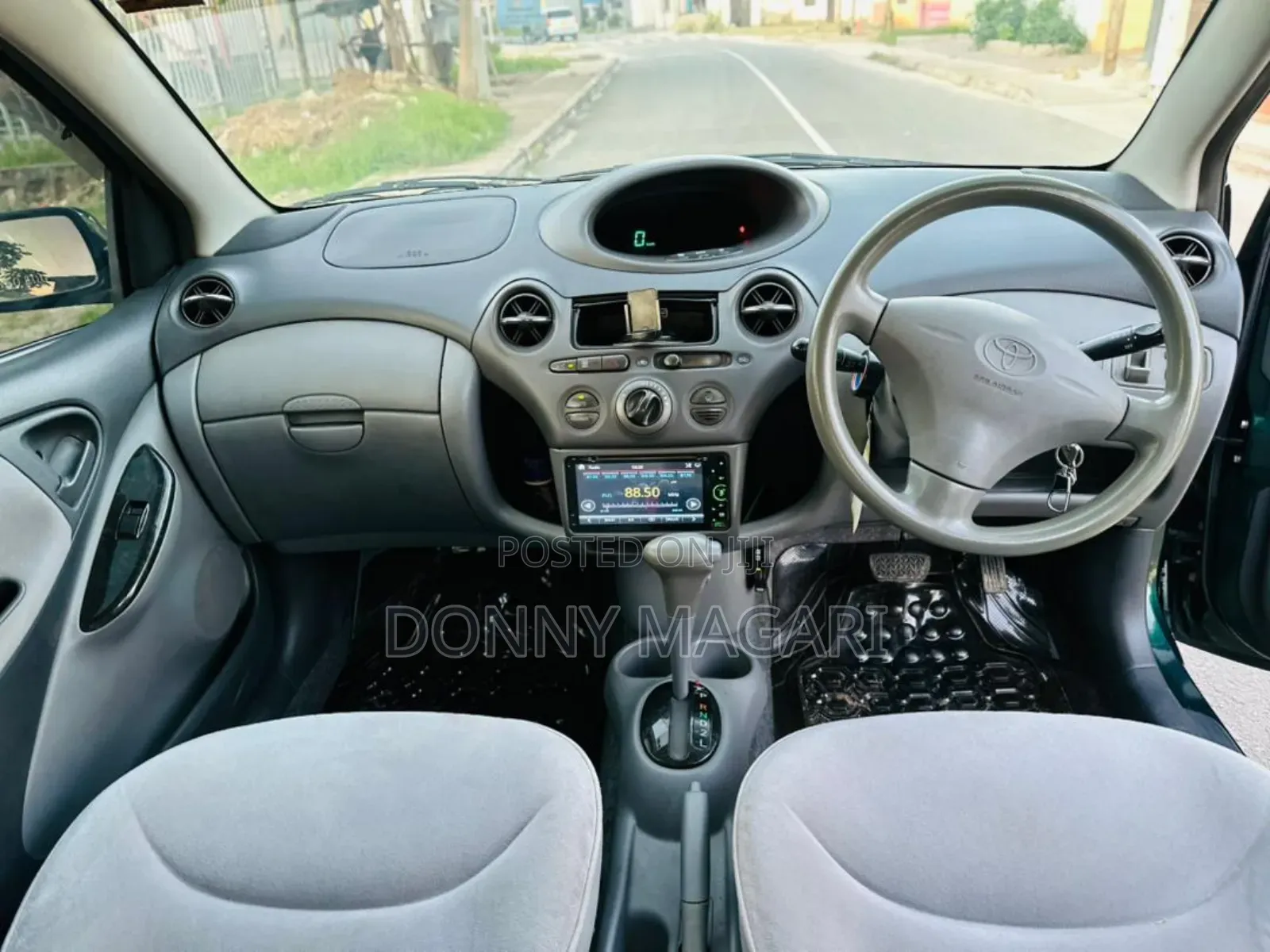 Toyota Vitz 2002 Green