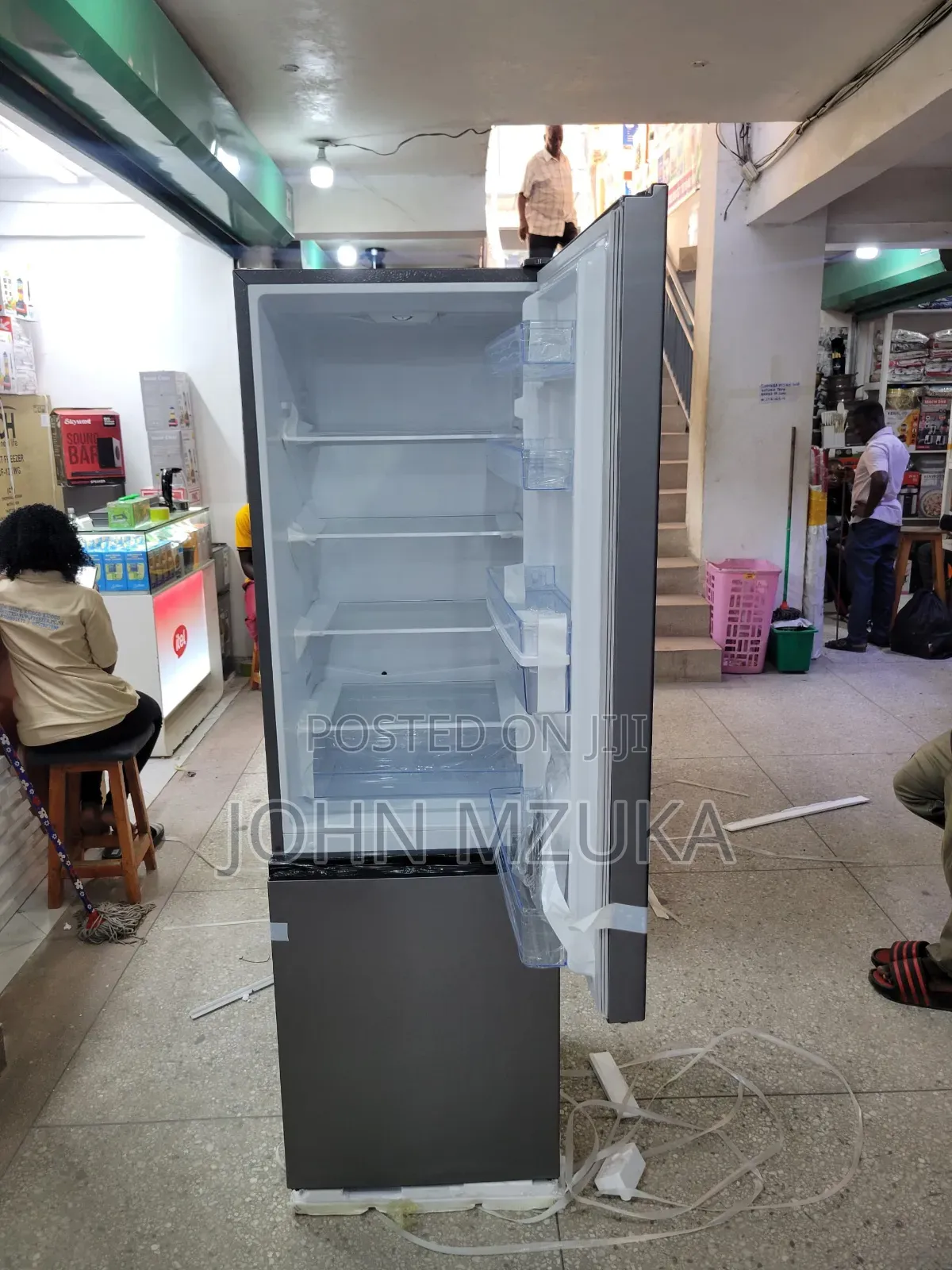 Hisense Liter 263 With Water Dispenser