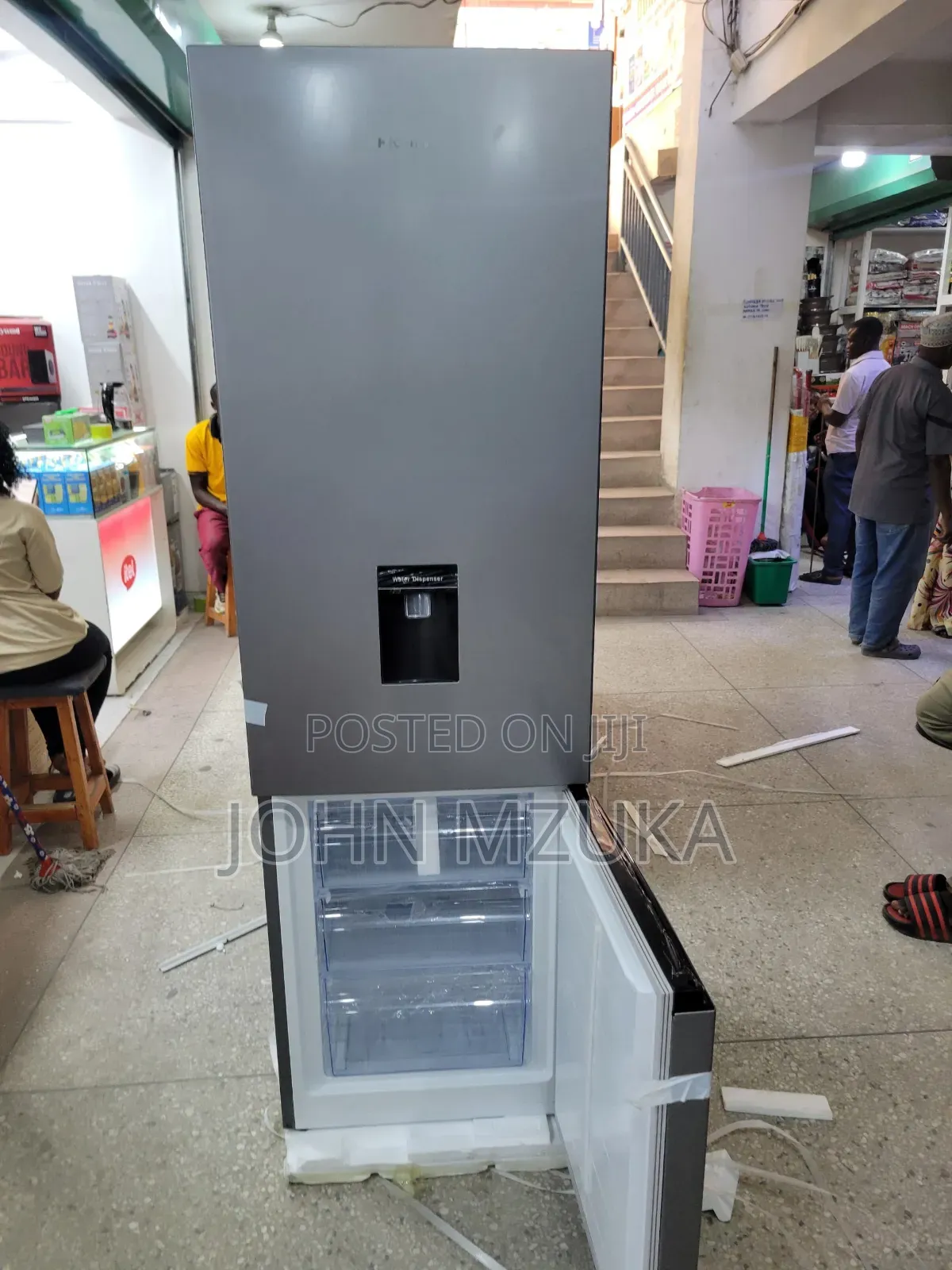 Hisense Liter 263 With Water Dispenser