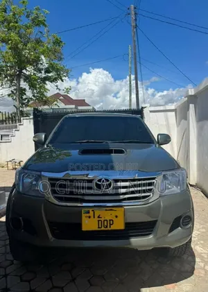 Toyota Hilux 2012 Gray