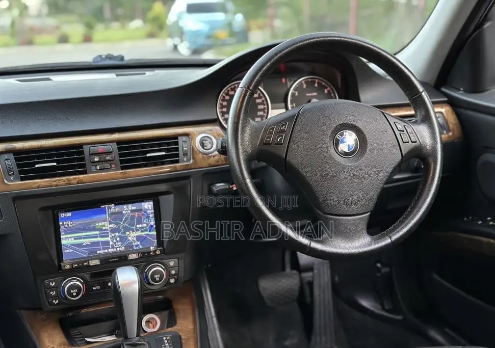 BMW 3 Series 320i RWD 2008 White