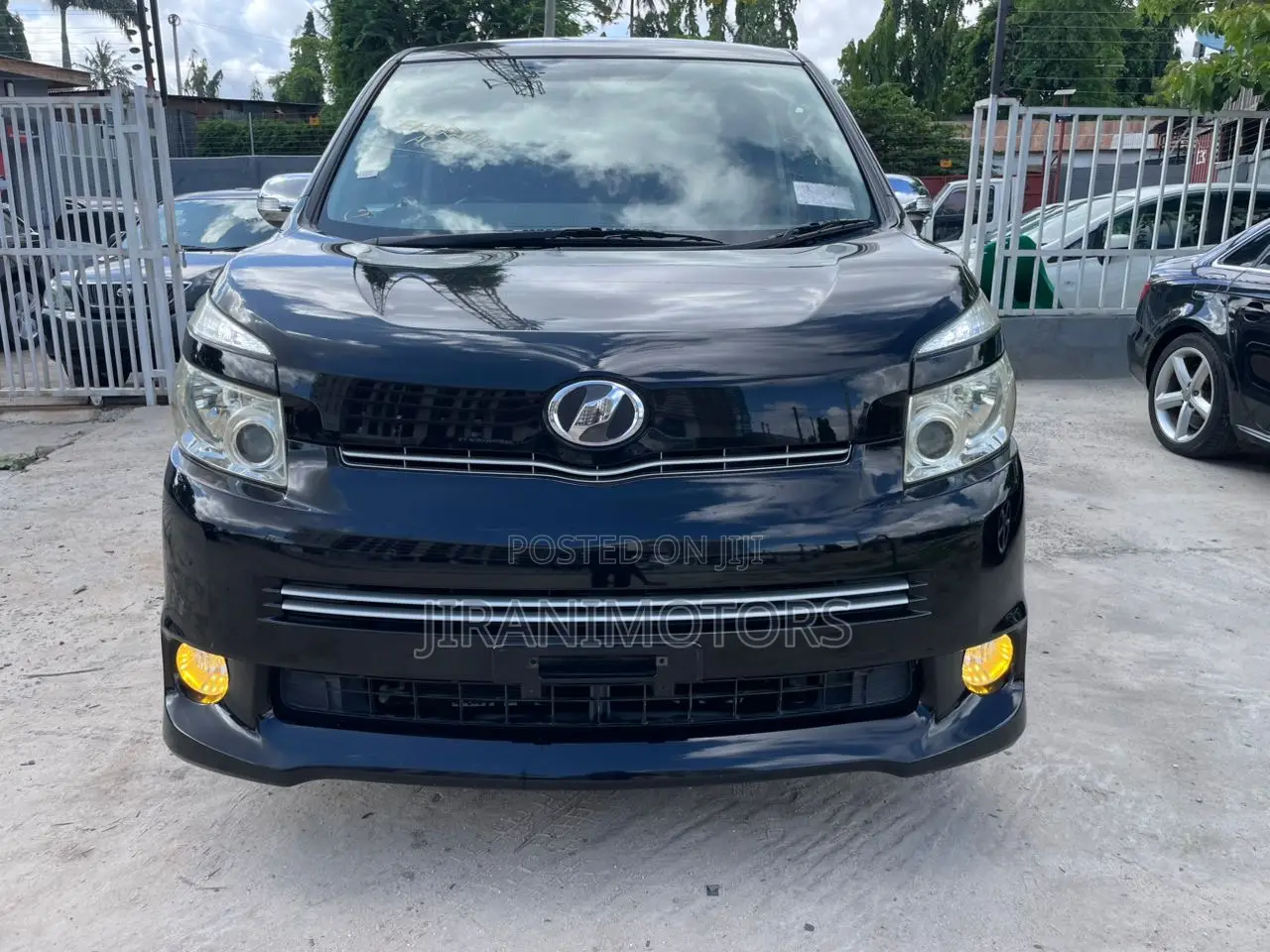 Toyota Voxy 2010 Black