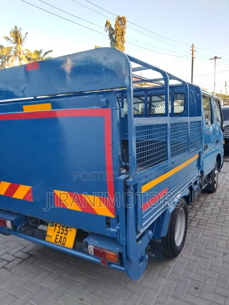 Toyota Toyoace Double Cabin