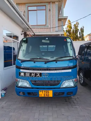 Toyota Toyoace Double Cabin