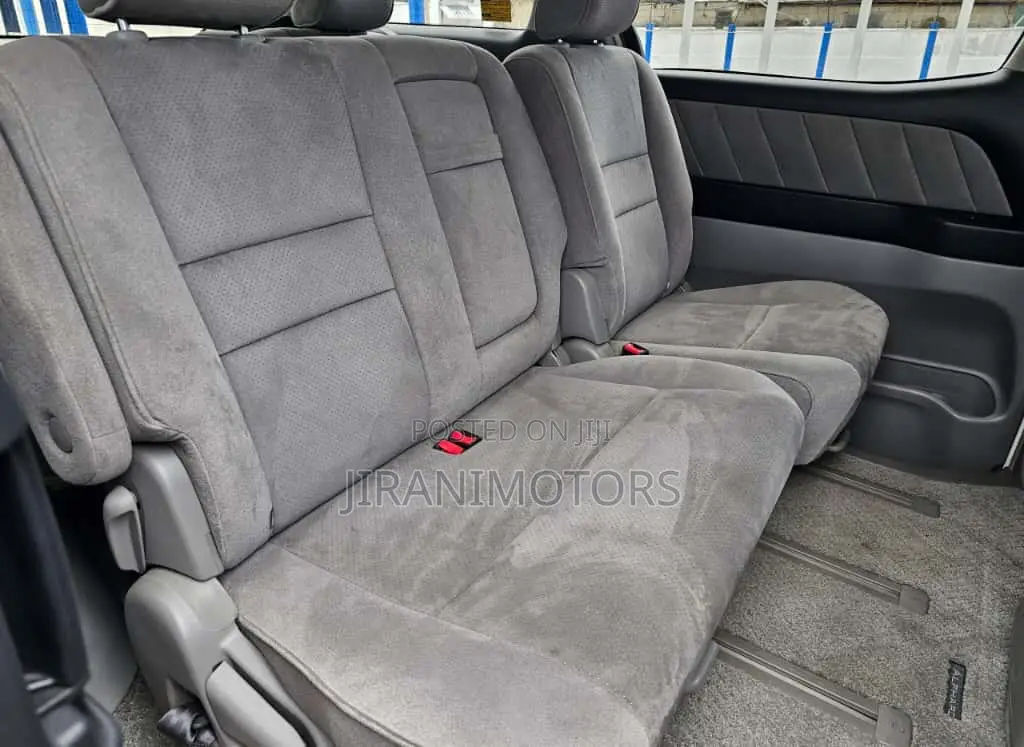 Toyota Alphard 2.4 Petrol FWD 2006 White