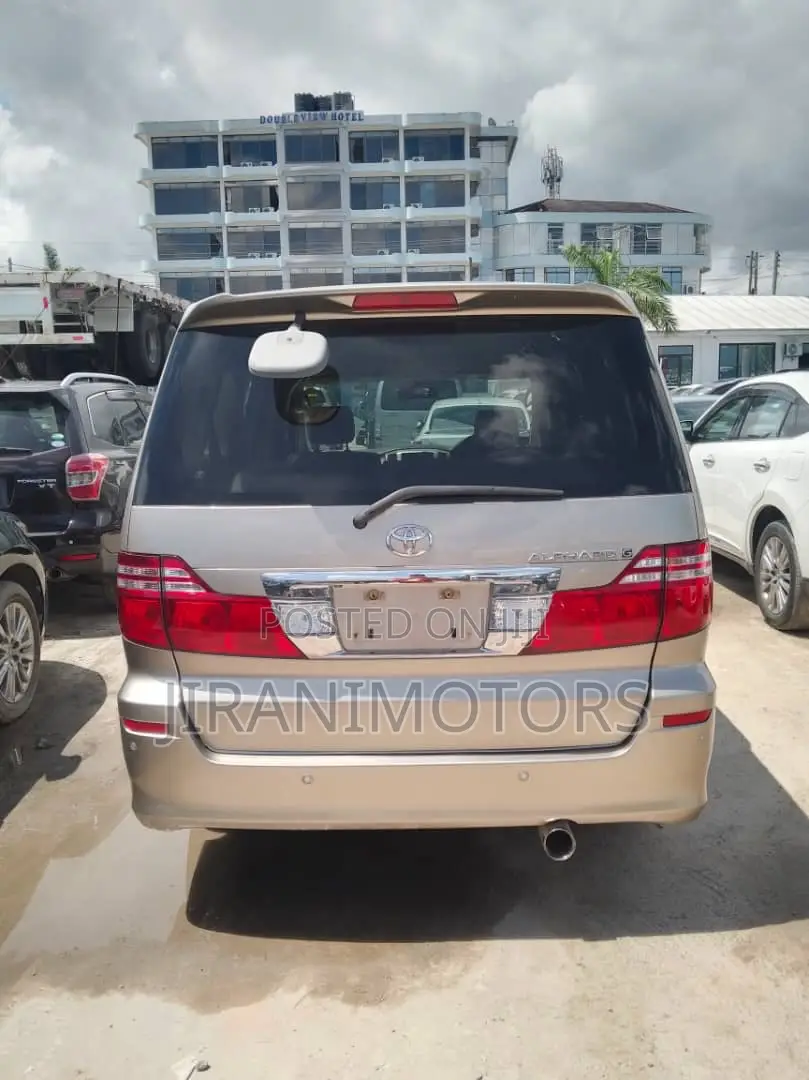 Toyota Alphard 2.4 Petrol FWD 2006 Gold