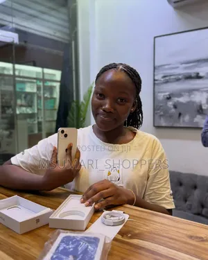 New Apple iPhone 13 128 GB White