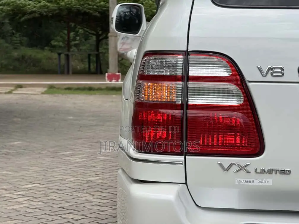Toyota Land Cruiser 100 4.2 TD 2004 White
