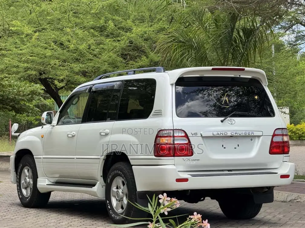 Toyota Land Cruiser 100 4.2 TD 2004 White