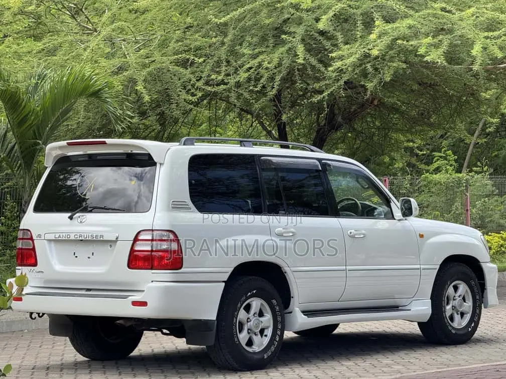 Toyota Land Cruiser 100 4.2 TD 2004 White