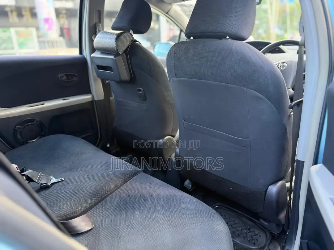 Toyota Vitz 1.3 FWD 3dr 2005 Blue